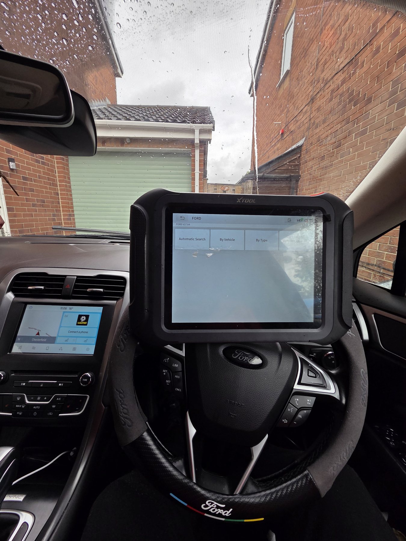 Diagnostics work on a Ford vehicle
