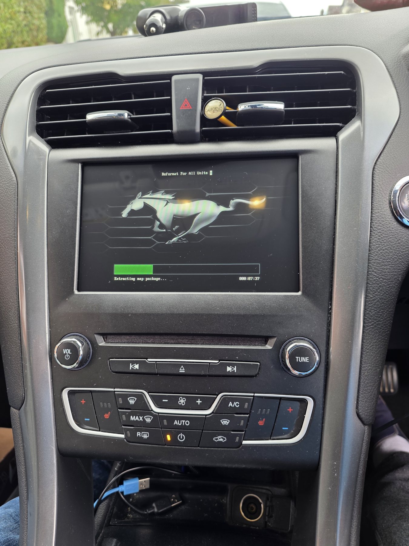 Ford SYNC system updating on the vehicle centre display